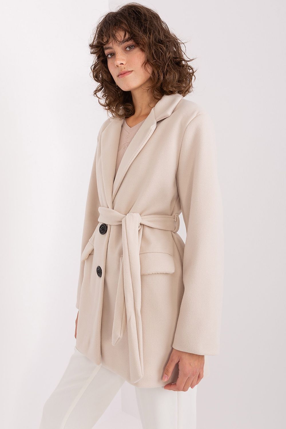 Abrigo Mujer Cruzado Cinturón – Beige Arena – detalle 2 | DOMELVA