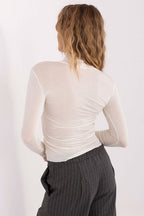 Blusa Mujer Ajustada Cuello Alto Manga Larga – Beige Marfil – detalle 3 | DOMELVA