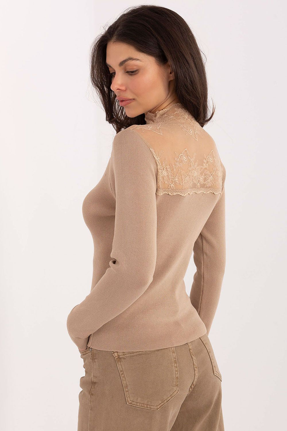 Blusa Mujer Ajustada Punto Cuello Cisne Encaje – Beige Camello – detalle 3 | DOMELVA