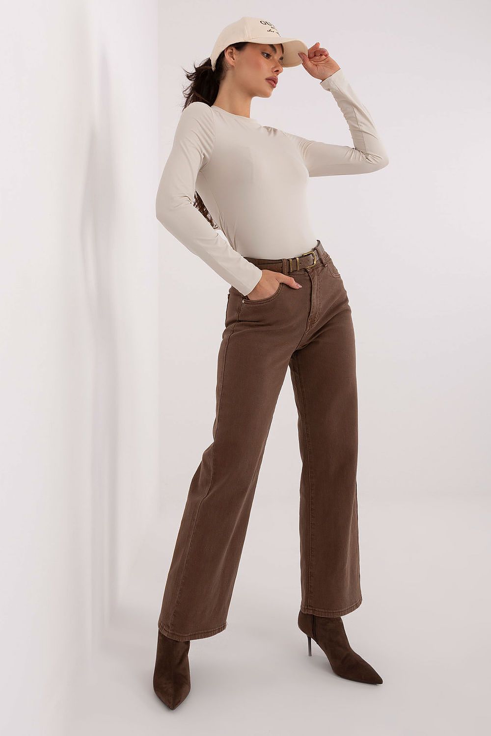 Blusa Mujer Ceñida Manga Larga Cuello Redondo – Beige Marfil – detalle 2 | DOMELVA