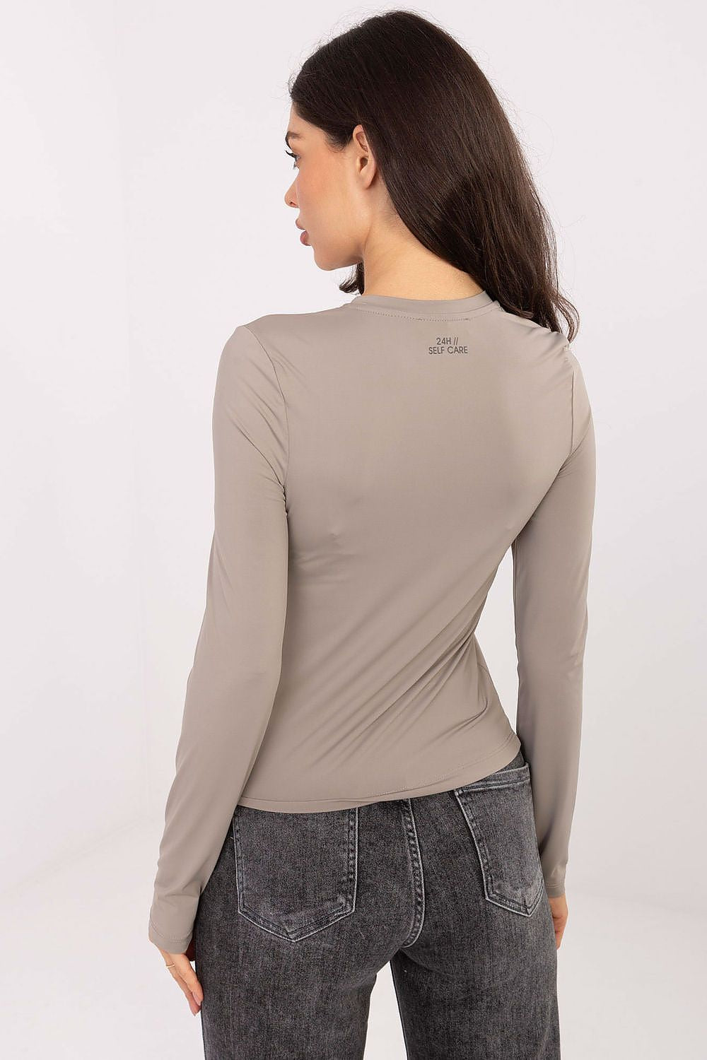 Blusa Mujer Ceñida Manga Larga Cuello Redondo – Beige Piedra – detalle 3 | DOMELVA