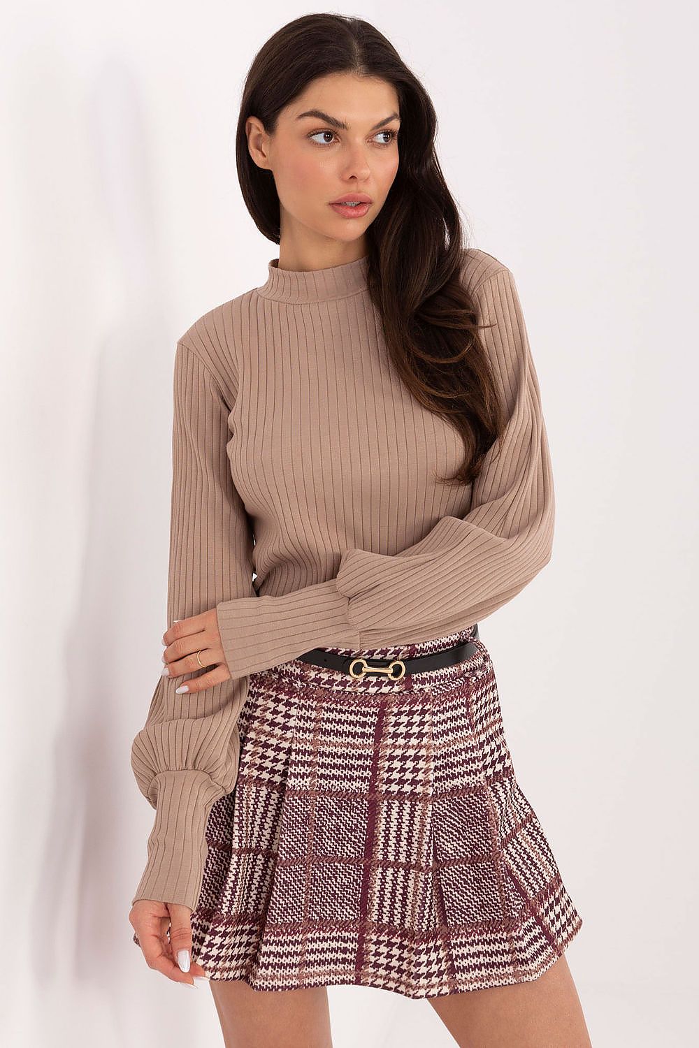 Blusa Mujer Algodón Cuello Cisne Manga Abullonada – Beige Topo | DOMELVA