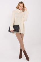 Jersey Mujer Bouclé Cuello Alto – Beige Vainilla – detalle 2 | DOMELVA