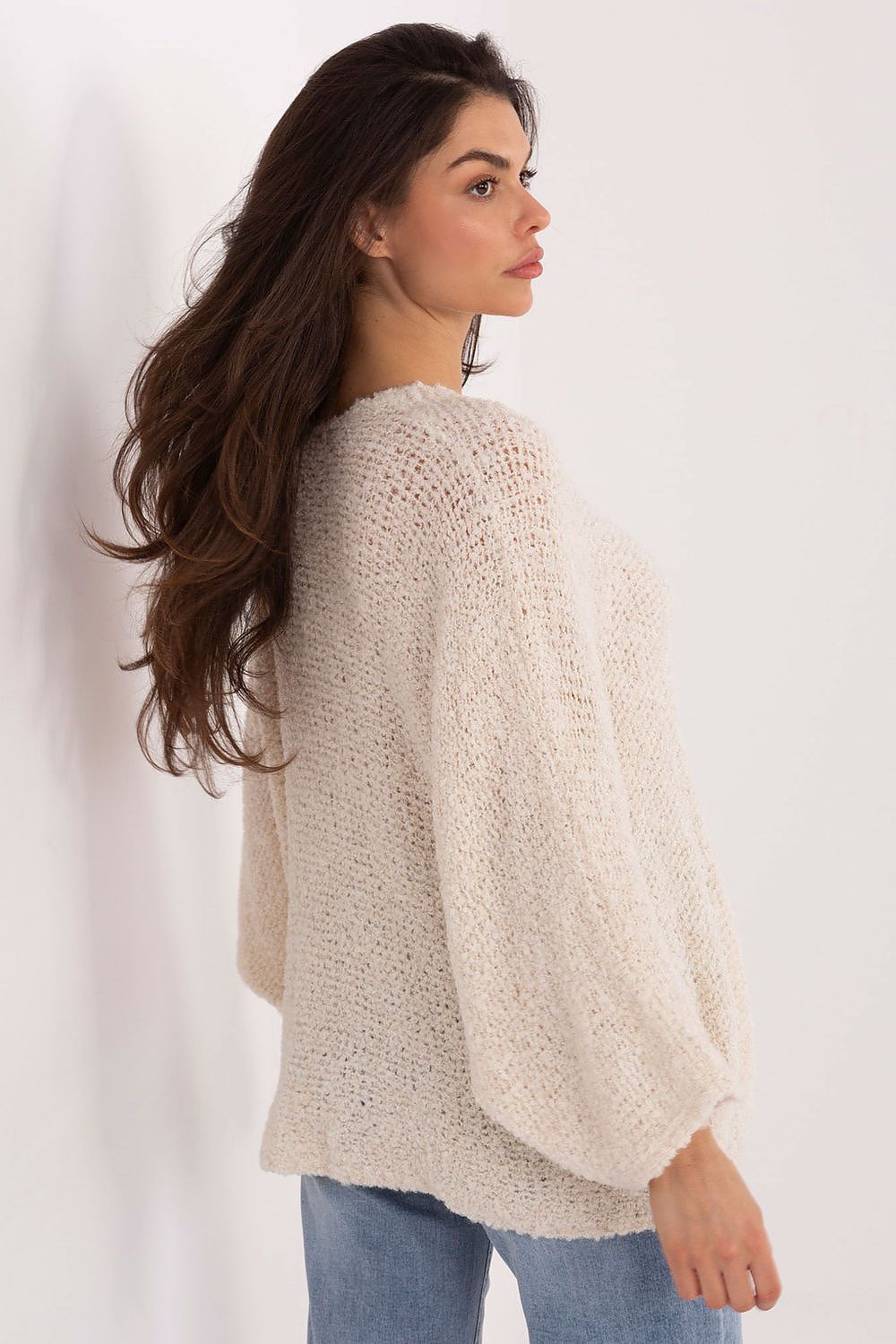 Jersey Mujer Bouclé Escote V – Beige Avena – detalle 3 | DOMELVA