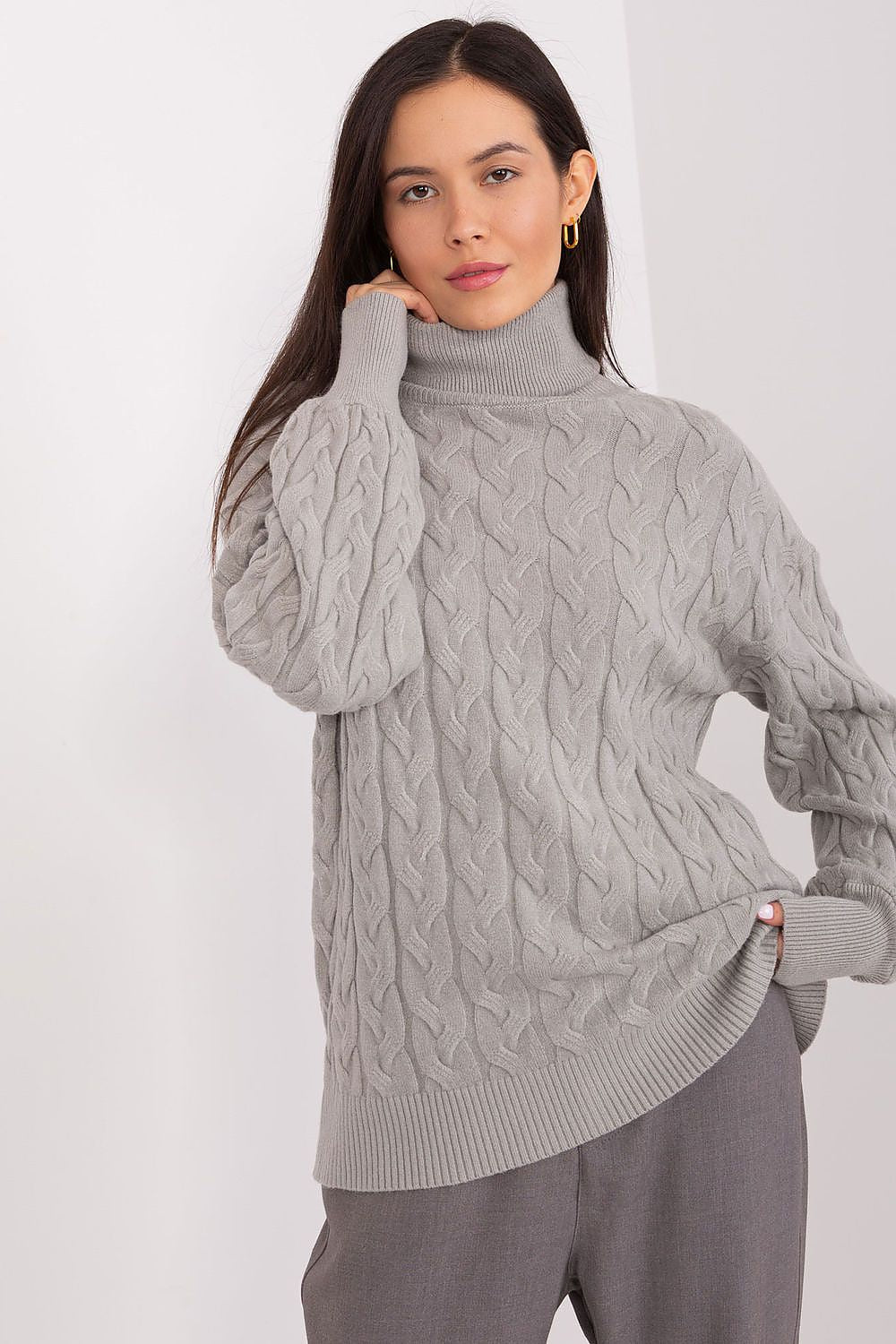 Jersey Mujer Cuello Alto Estructurado – Gris Plata | DOMELVA