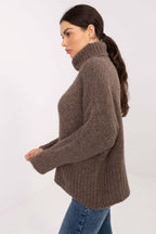 Jersey Mujer Cuello Alto Punto Grueso – Beige Almendra – detalle 3 | DOMELVA