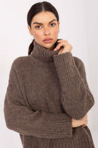 Jersey Mujer Cuello Alto Punto Grueso – Beige Almendra – detalle 4 | DOMELVA