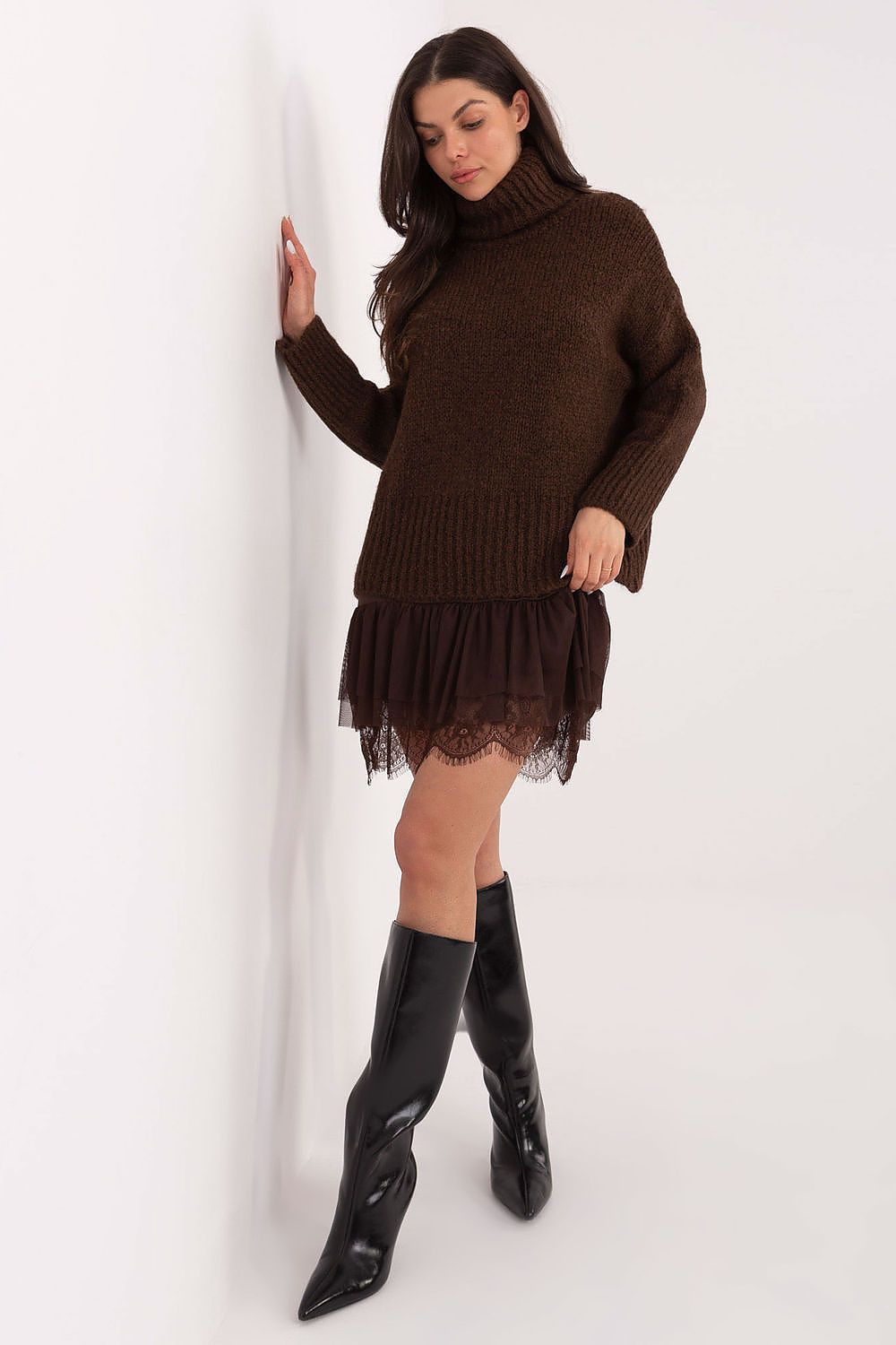 Jersey Mujer Cuello Alto Punto Grueso – Marrón Moka – detalle 2 | DOMELVA