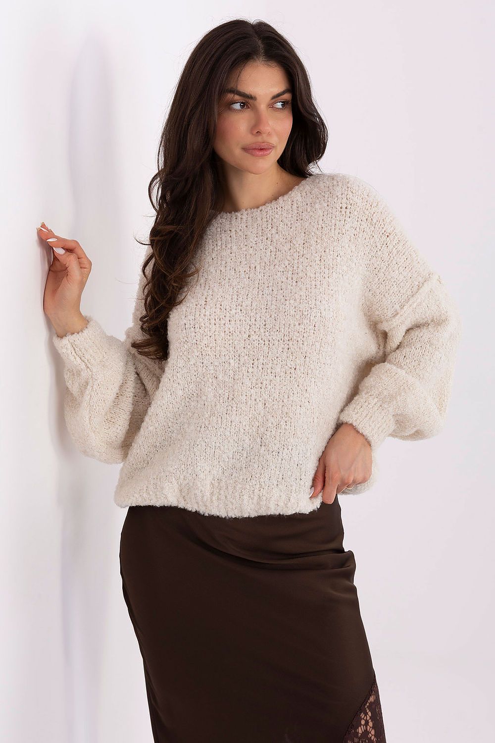 Jersey Mujer Punto Bouclé Cuello Redondo – Beige Crema | DOMELVA