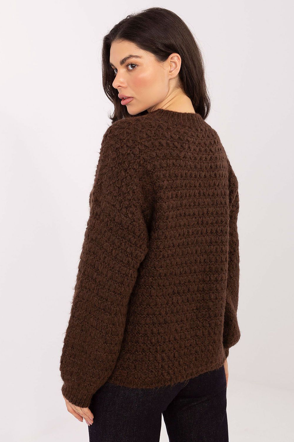 Jersey Mujer Punto Gofre Cuello Redondo – Marrón Espresso – detalle 3 | DOMELVA