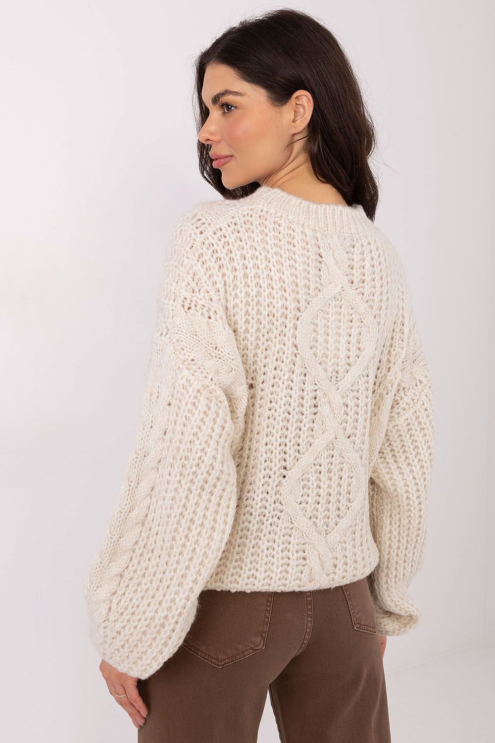 Jersey Mujer Punto Suave Cuello Redondo – Beige Écru – detalle 3 | DOMELVA