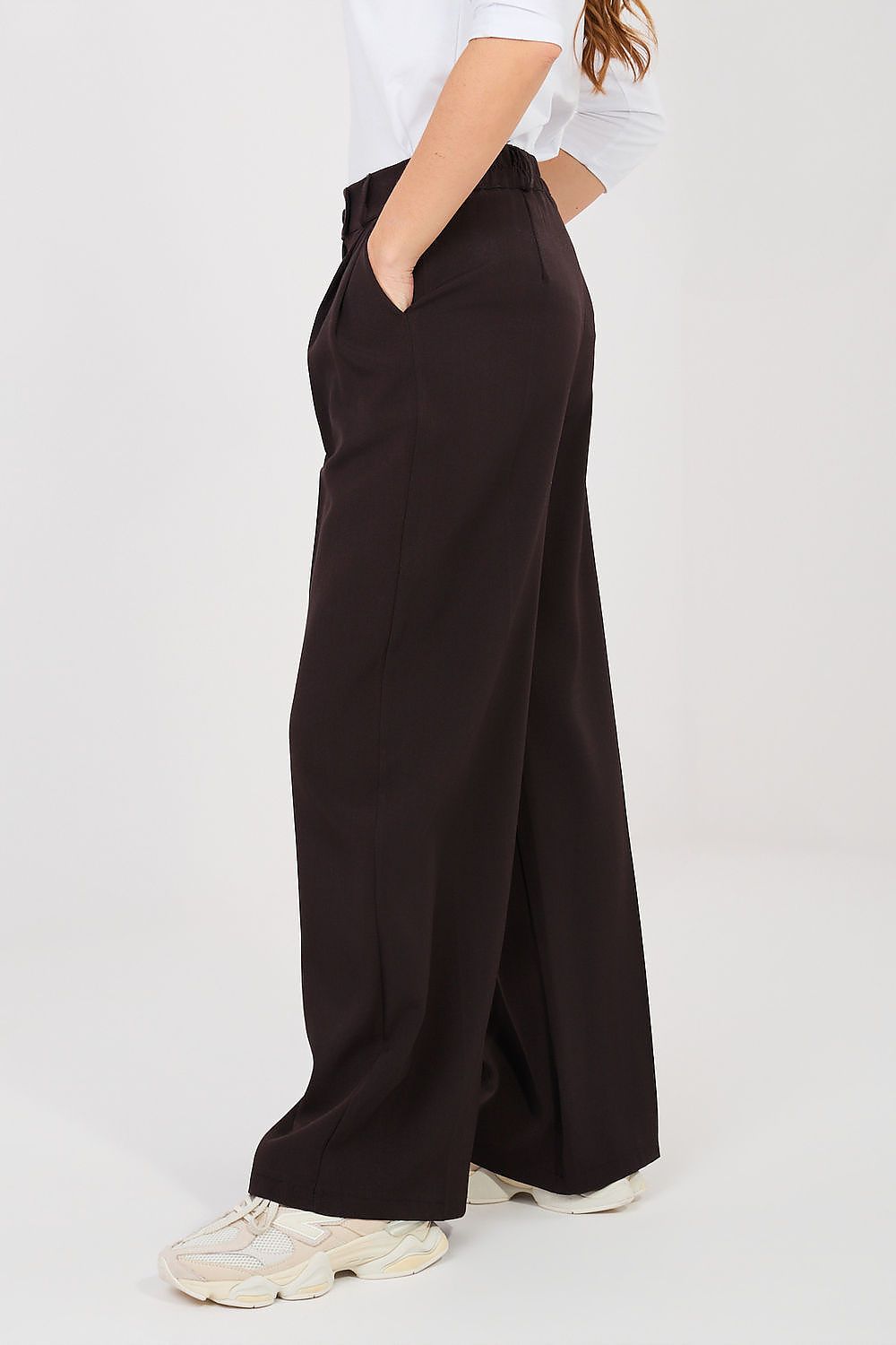 Pantalón Mujer Fluido Talle Alto Pierna Ancha – Marrón Cacao Profundo – detalle 4 | DOMELVA