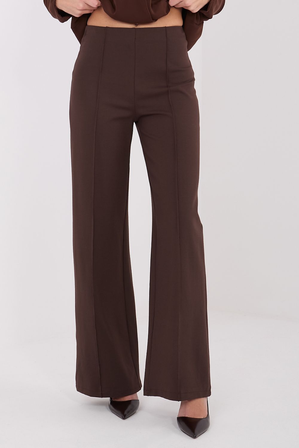 Pantalón Mujer Fluido Talle Alto Pierna Ancha – Marrón Chocolate – detalle 4 | DOMELVA